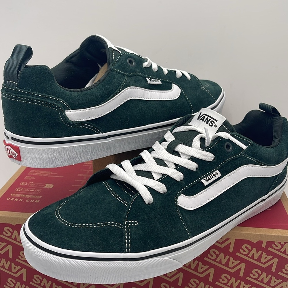 Vans Men’s Filmore Suede Scarab/White
VN000CSUDDF
Sneakerss - Picture 10 of 16